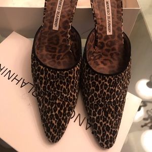 Manolo Blahnik leopard mules size 40
